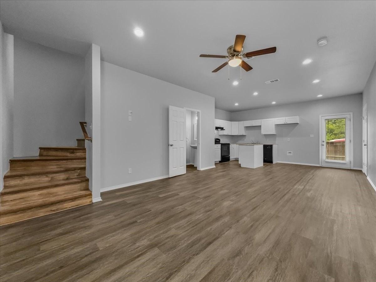 5 Bowling Ln - Photo 2 of 9