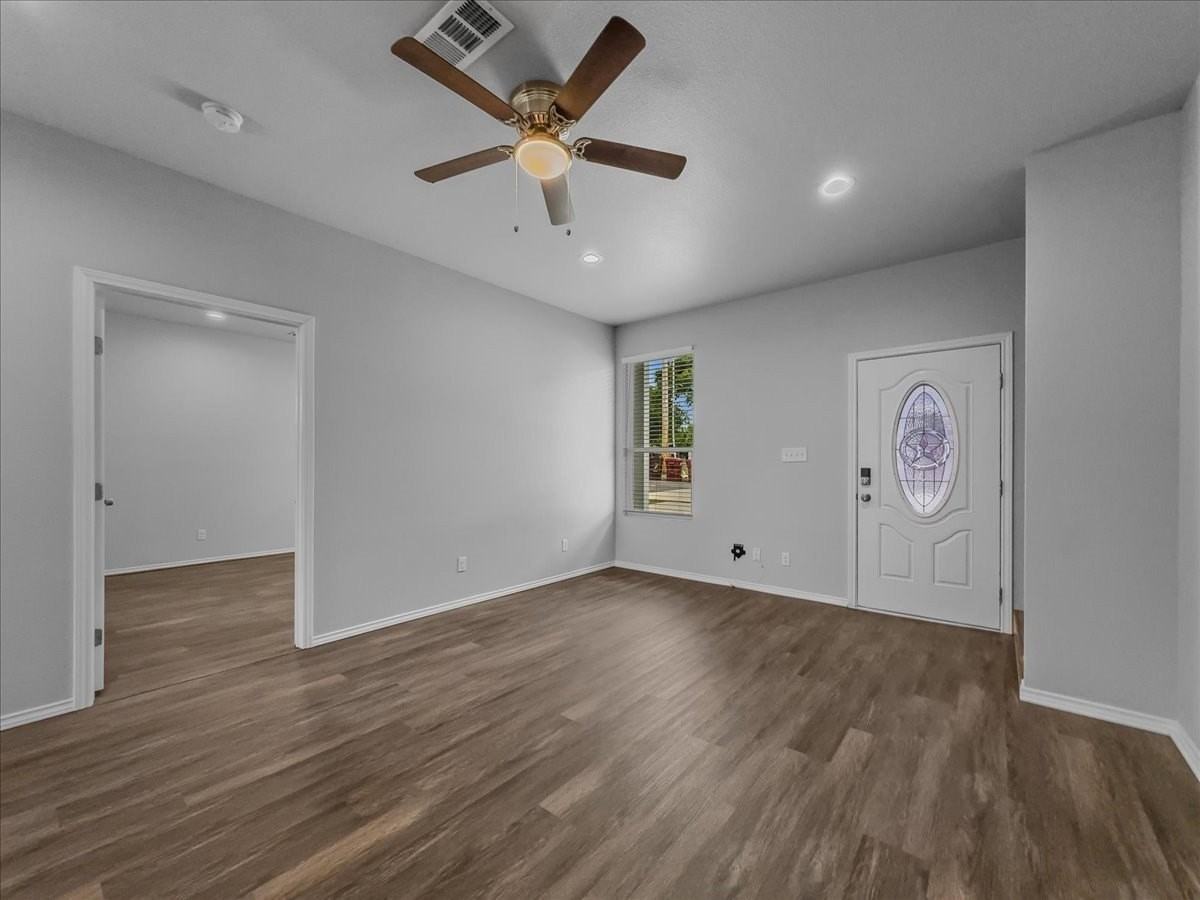 5 Bowling Ln - Photo 3 of 9