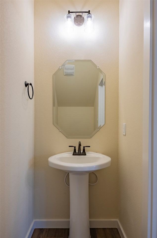 645 Wheatfield Dr - Photo 4 of 13