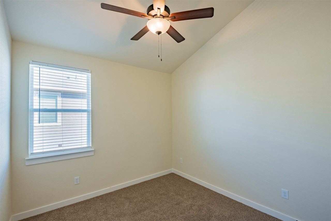 645 Wheatfield Dr - Photo 6 of 13