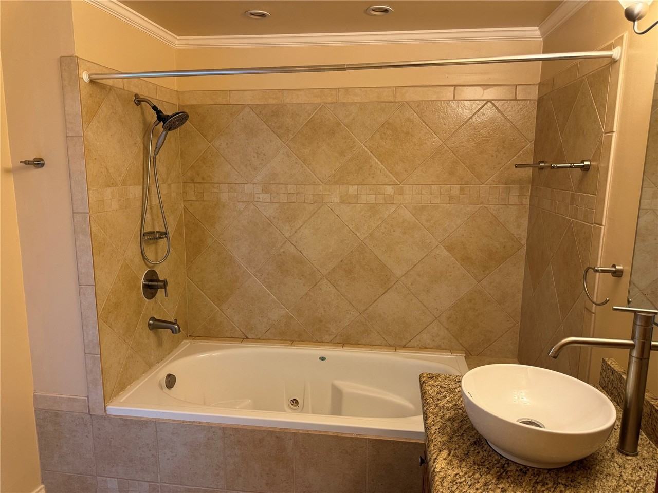 2210 Crystal Creek Ln - Photo 7 of 26