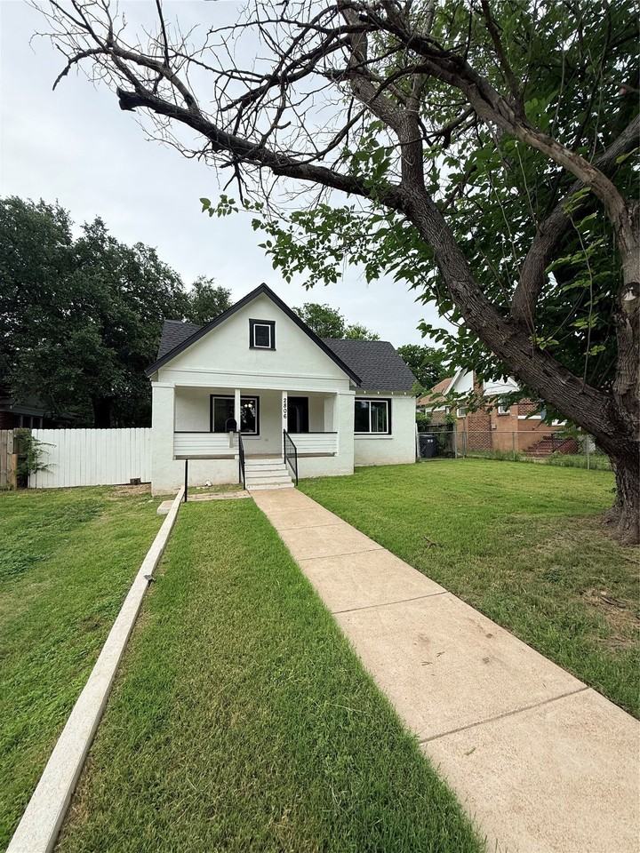 2806 Windsor Ave - Photo 4 of 21