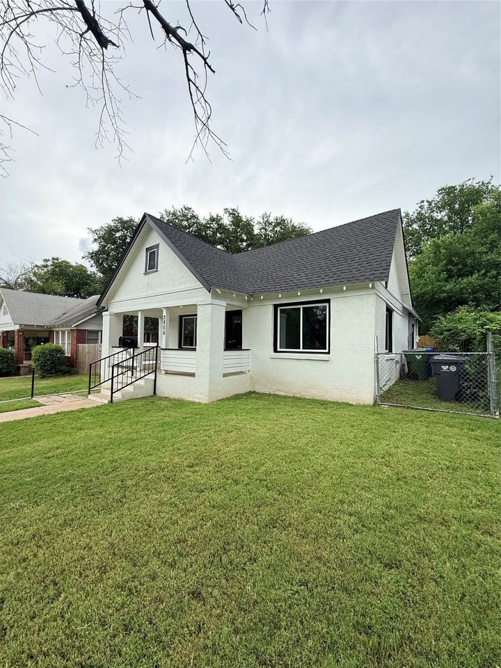 2806 Windsor Ave - Photo 5 of 21