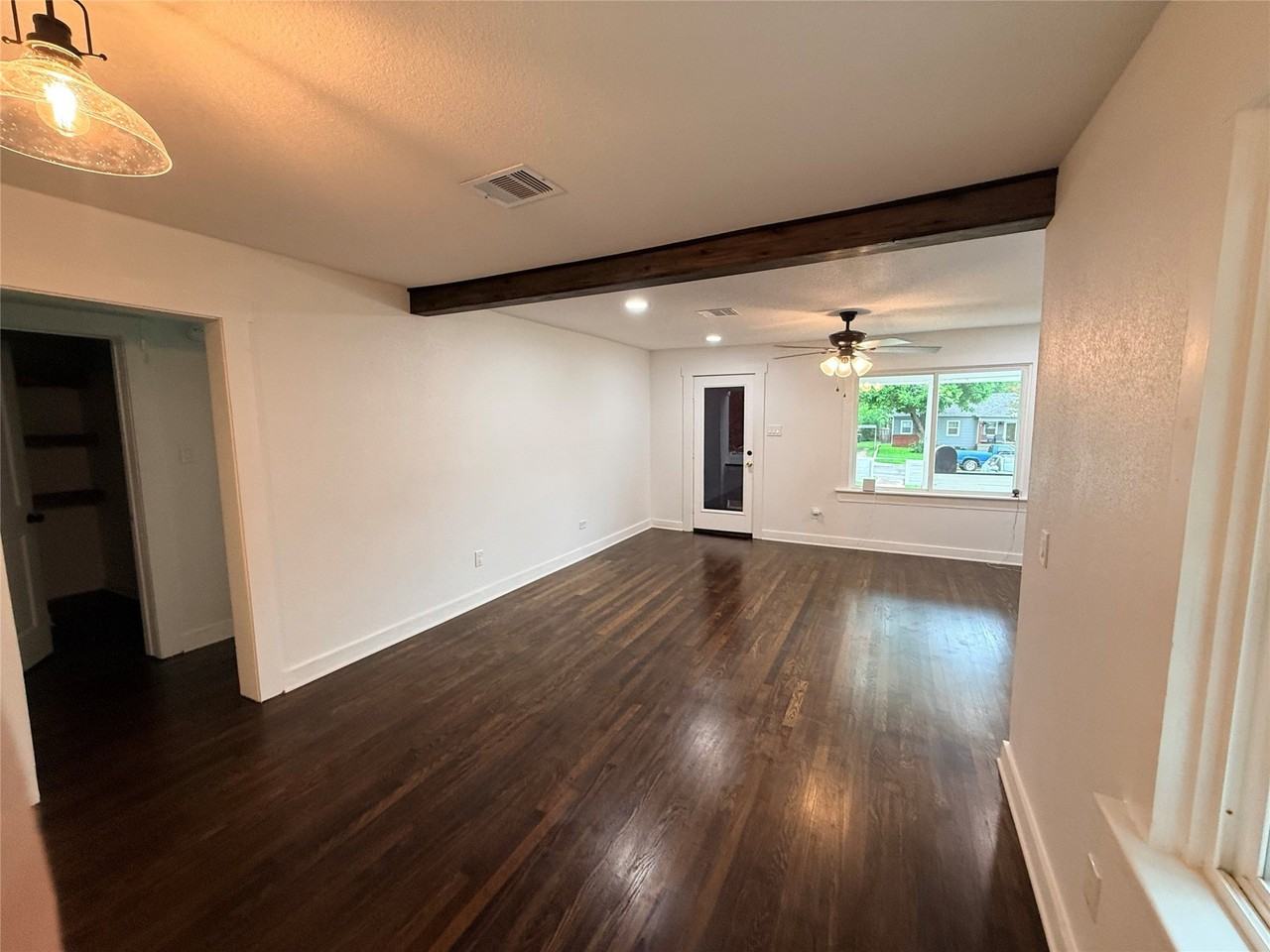 2806 Windsor Ave - Photo 7 of 21