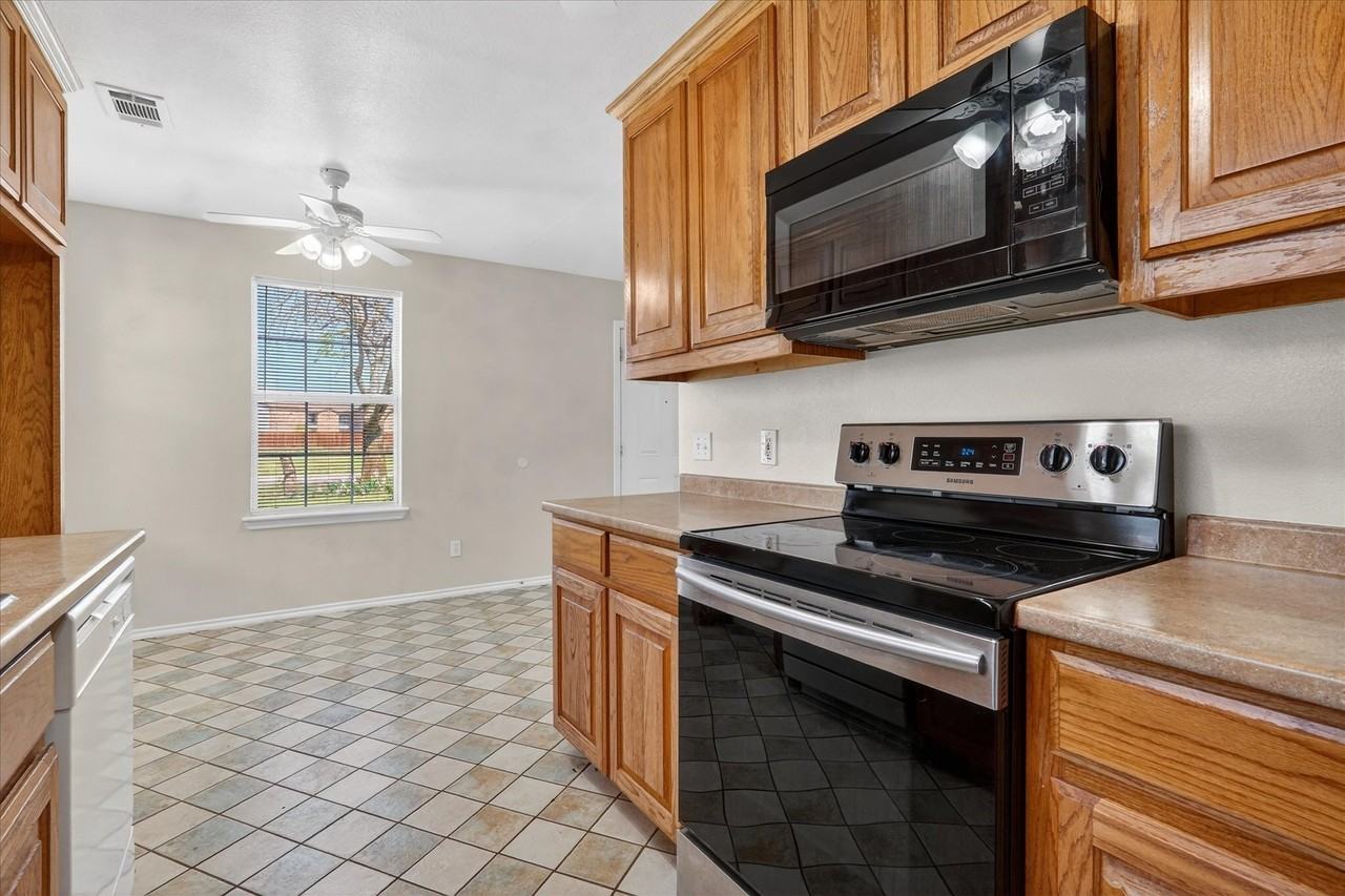 509 W Cedar St - Photo 5 of 17