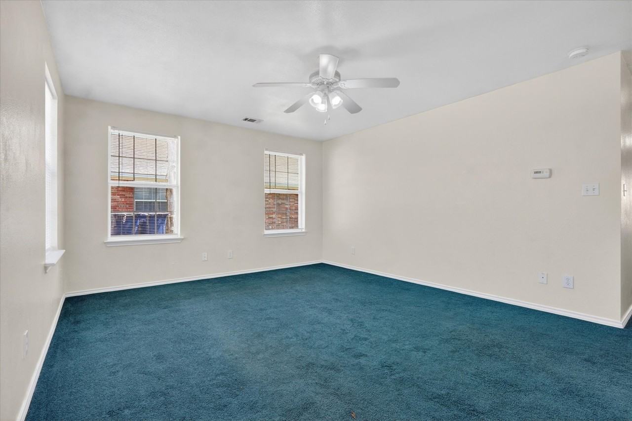 509 W Cedar St - Photo 7 of 17