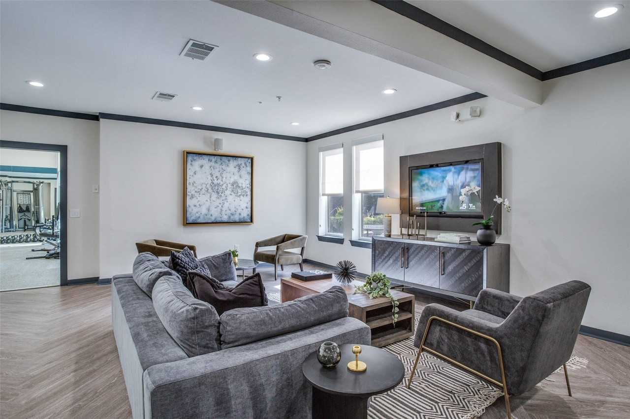 4200 Broadway Ave #6305 - Photo 7 of 26