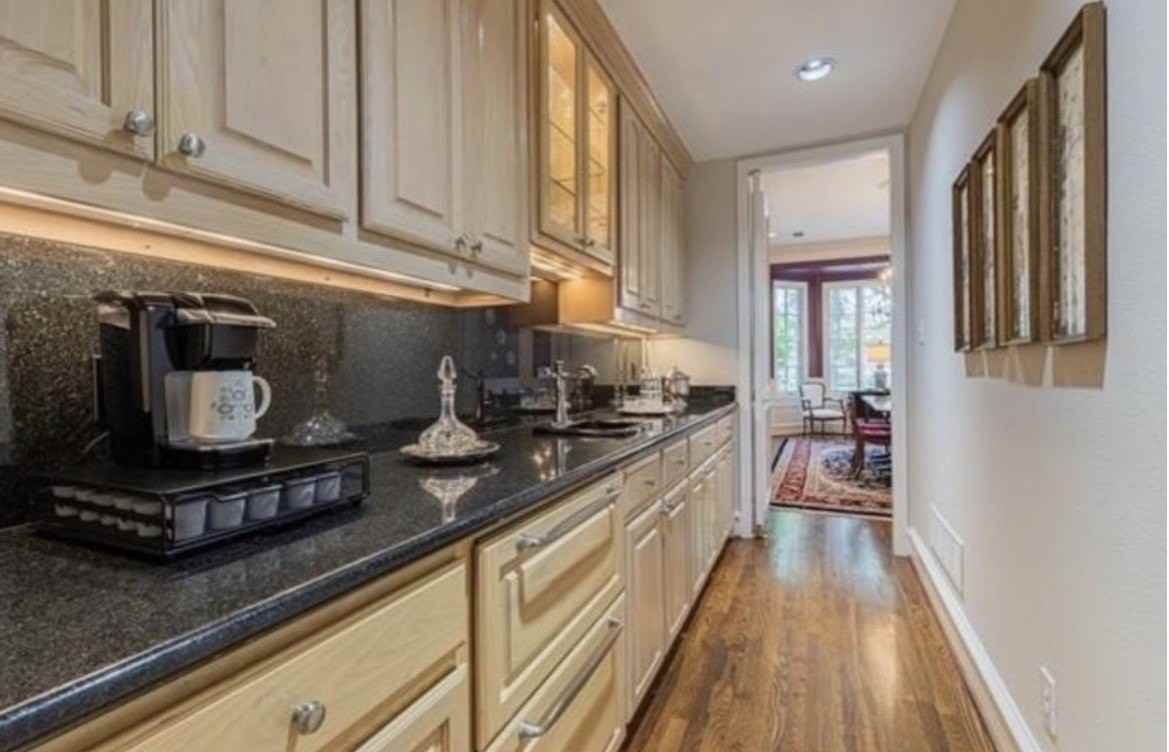 7985 Caruth Ct - Photo 6 of 18