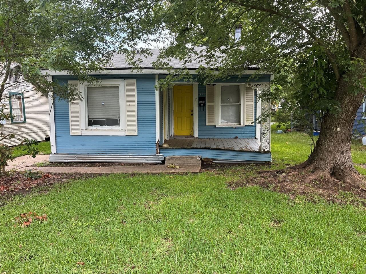 1435 Natalie St
