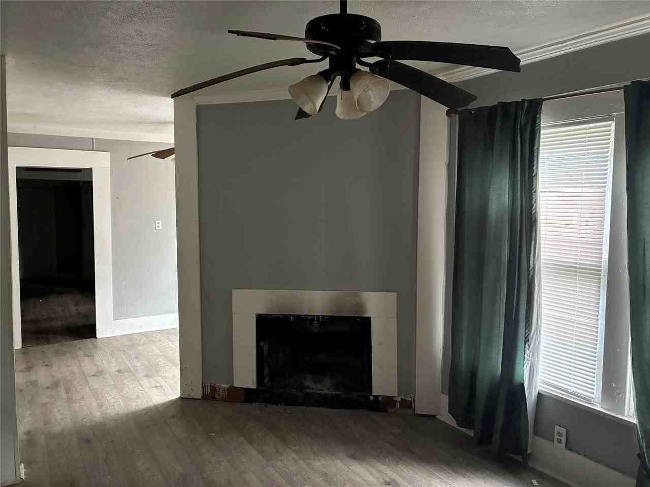 1435 Natalie St - Photo 4 of 13