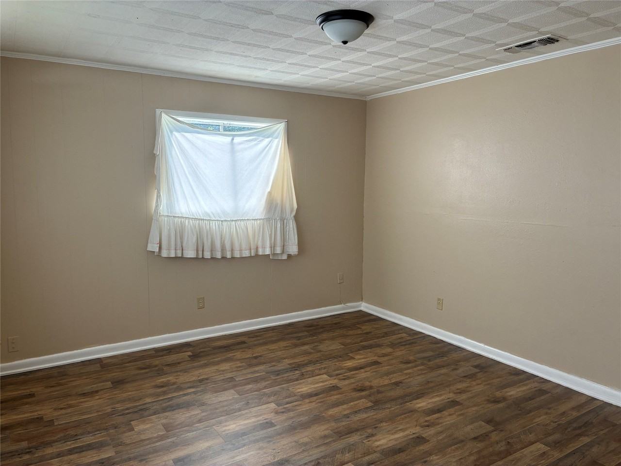 4615 Voss Dr - Photo 5 of 17