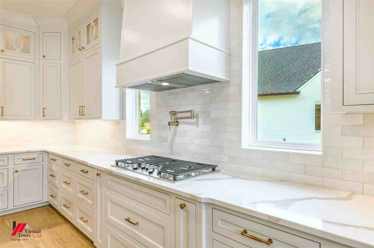 9838 Canebrake Ln - Photo 4 of 40