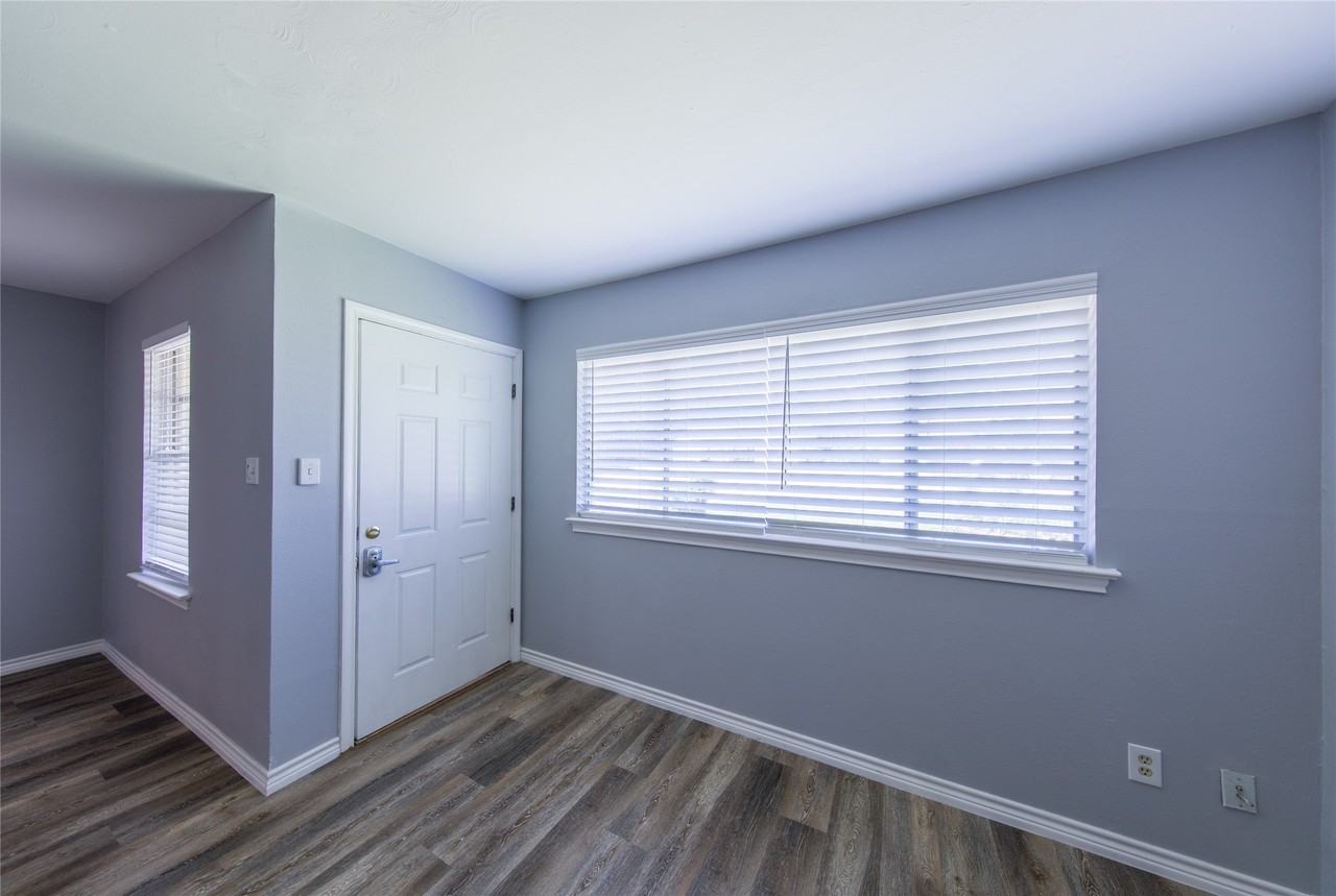 428 Apollo Rd - Photo 4 of 25