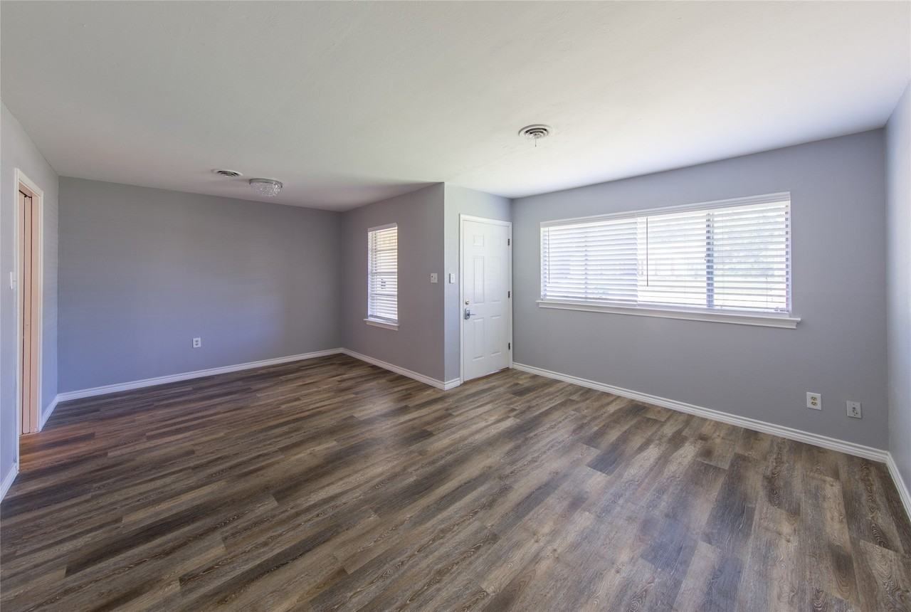 428 Apollo Rd - Photo 5 of 25