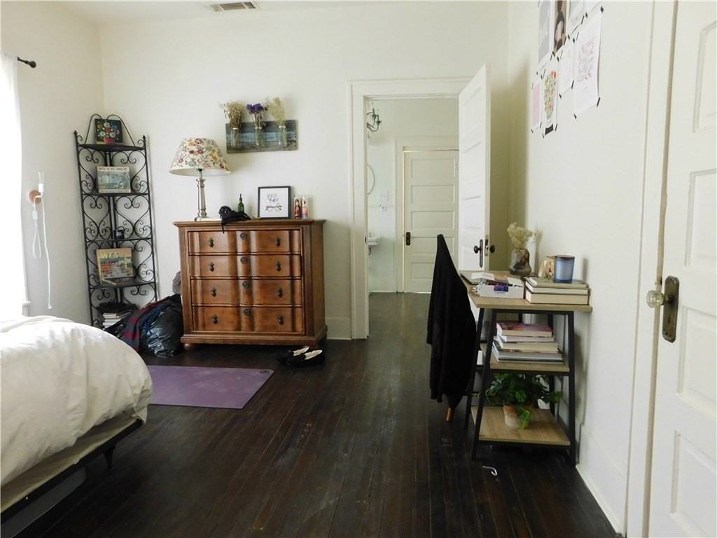 202 E 5th St - Photo 7 of 11