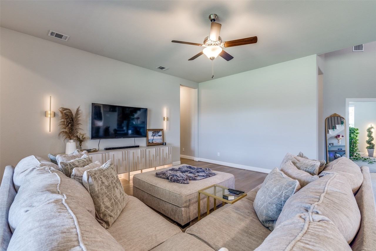 268 Cisco Trl - Photo 6 of 36