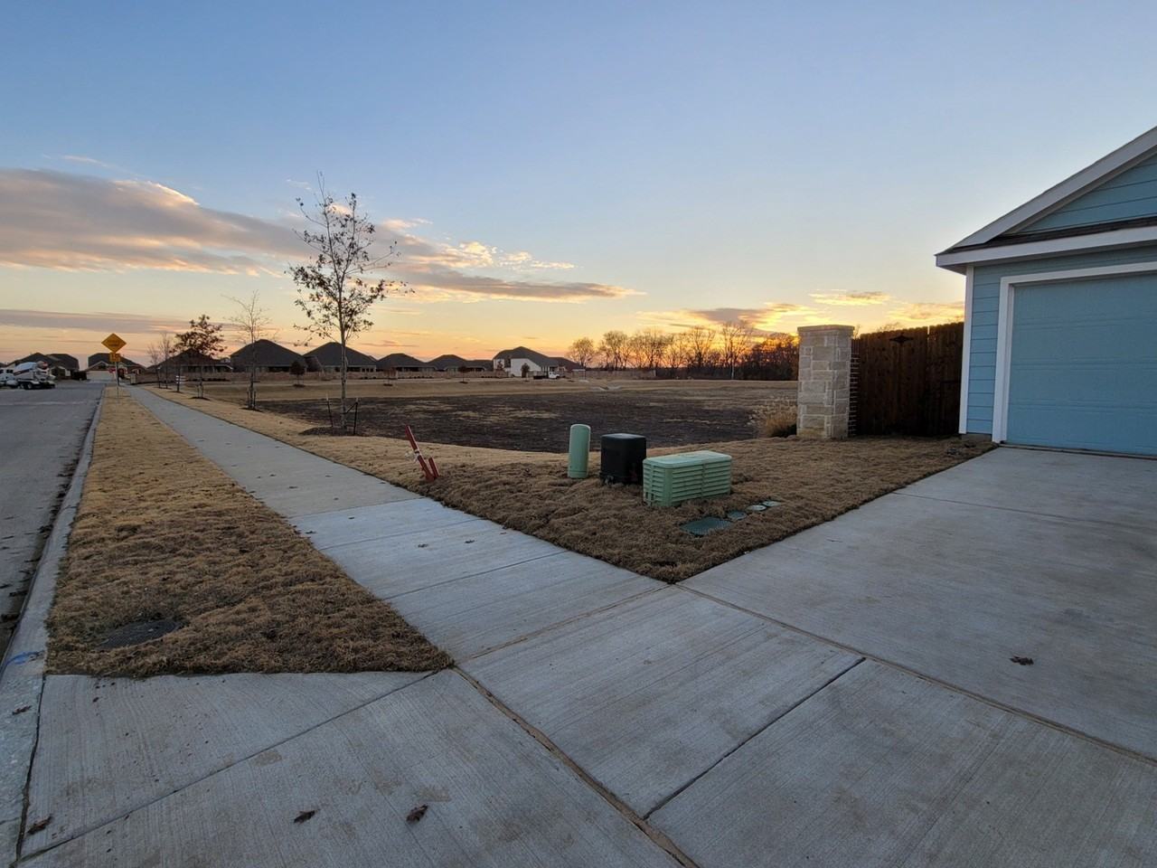 7513 Bluebell Ln - Photo 3 of 28