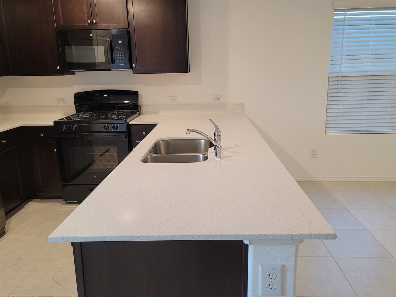 7513 Bluebell Ln - Photo 6 of 28