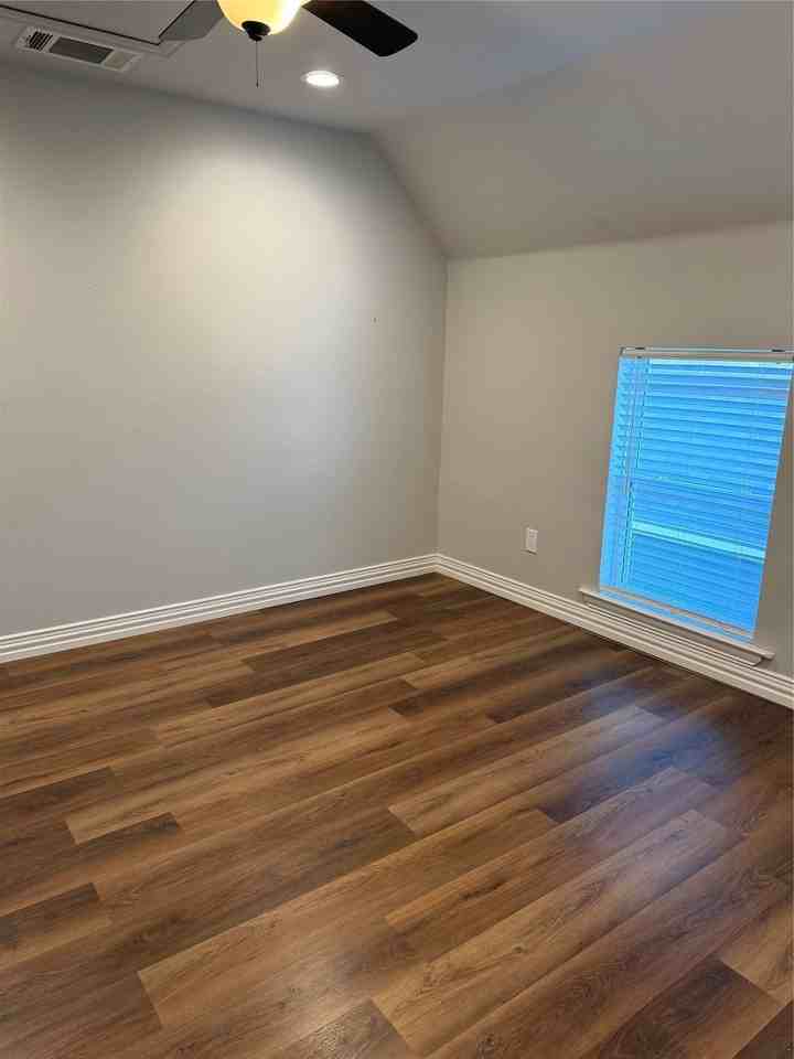 106 W Hull St #200 - Photo 7 of 10