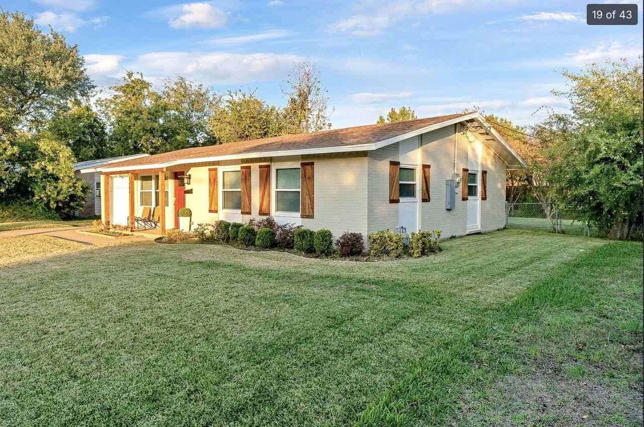 13506 Castleton Dr - Photo 3 of 22