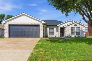 featured image of 1006 Lake Dallas Dr