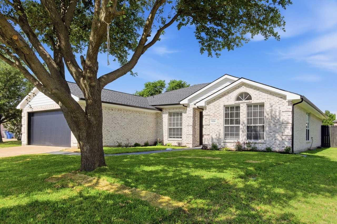 1006 Lake Dallas Dr - Photo 4 of 40