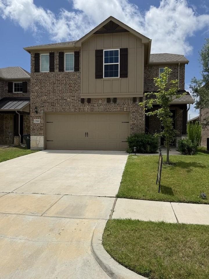 714 Creekwater Ln - Photo 4 of 19