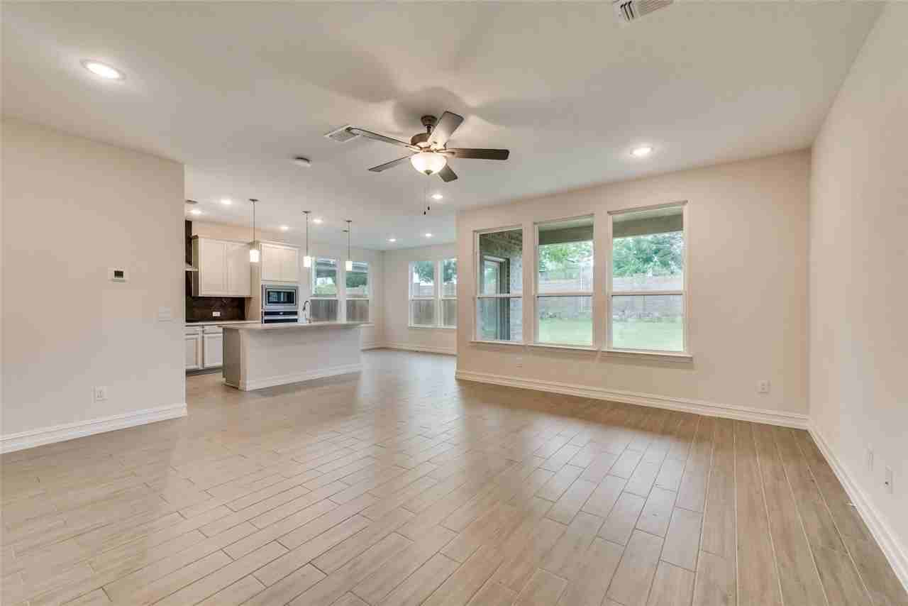 714 Creekwater Ln - Photo 7 of 19