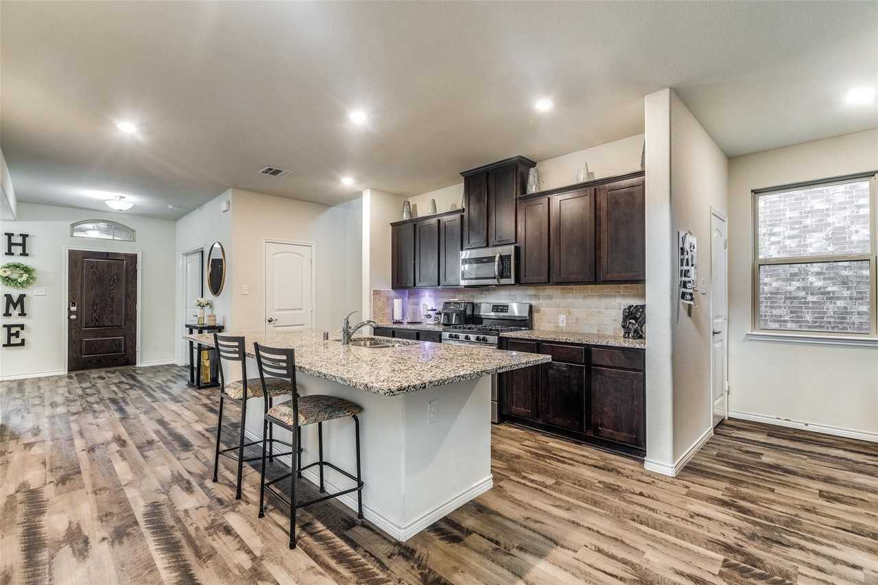 2416 Evening Stone Dr - Photo 5 of 25