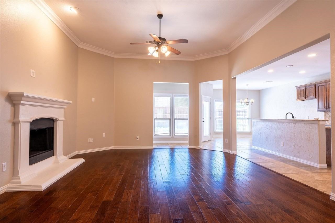 1609 Clearwater Dr - Photo 7 of 17
