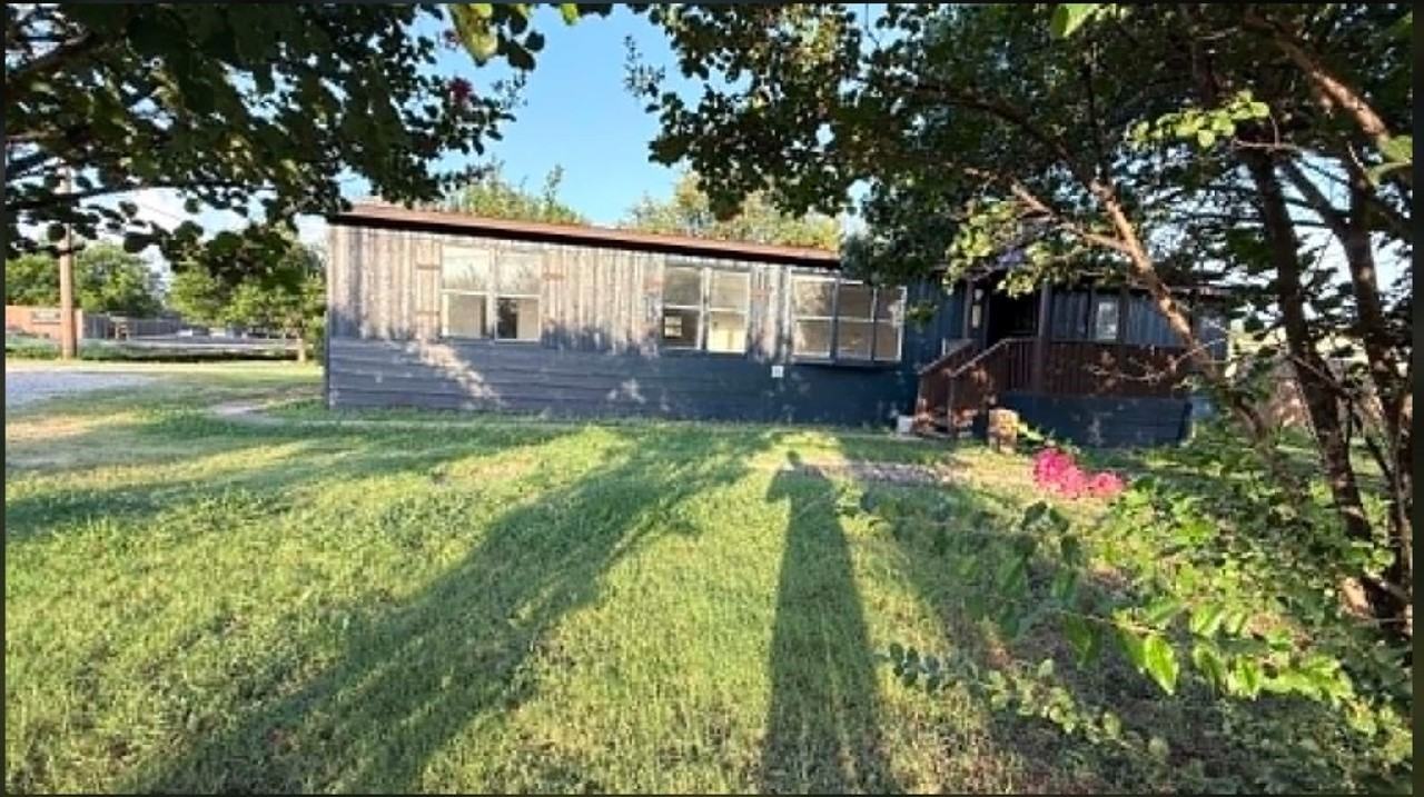 111 King Rd - Photo 2 of 25