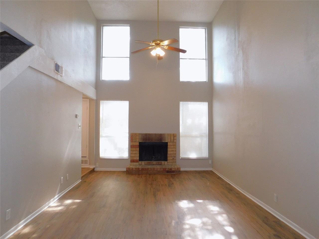 1915 Kingswood Ct - Photo 4 of 22