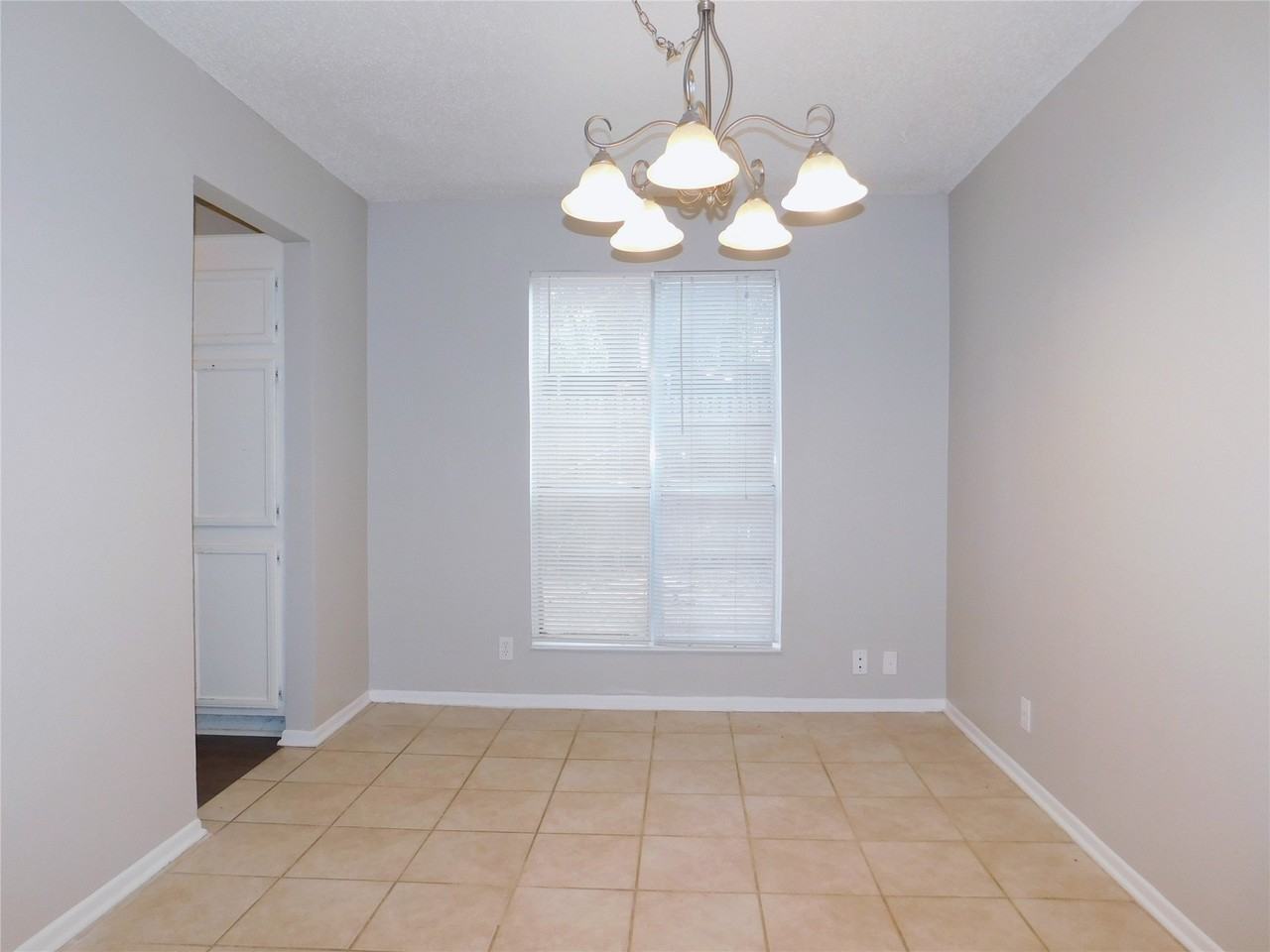 1915 Kingswood Ct - Photo 7 of 22