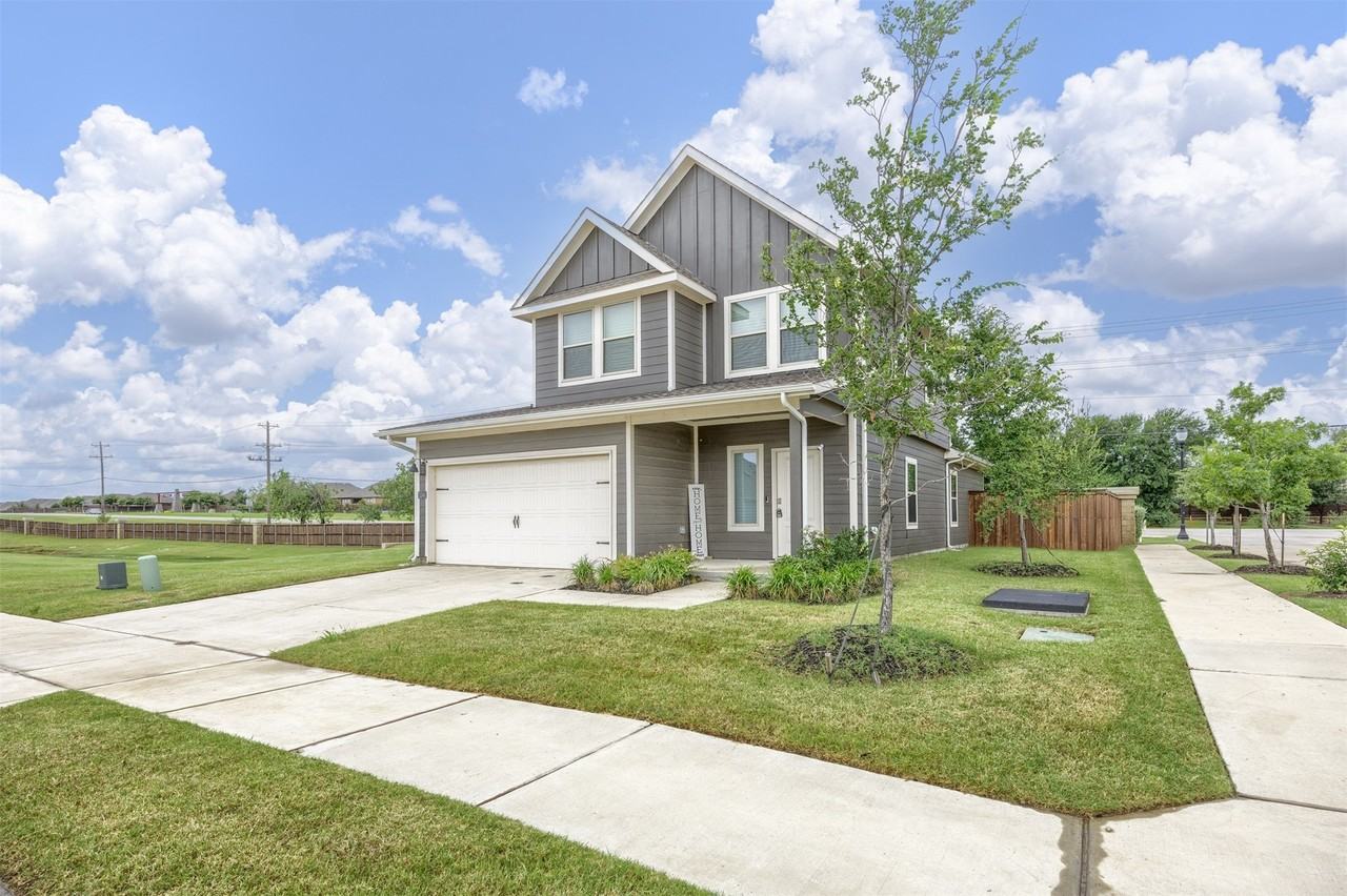 11341 Headwater Ct - Photo 2 of 33