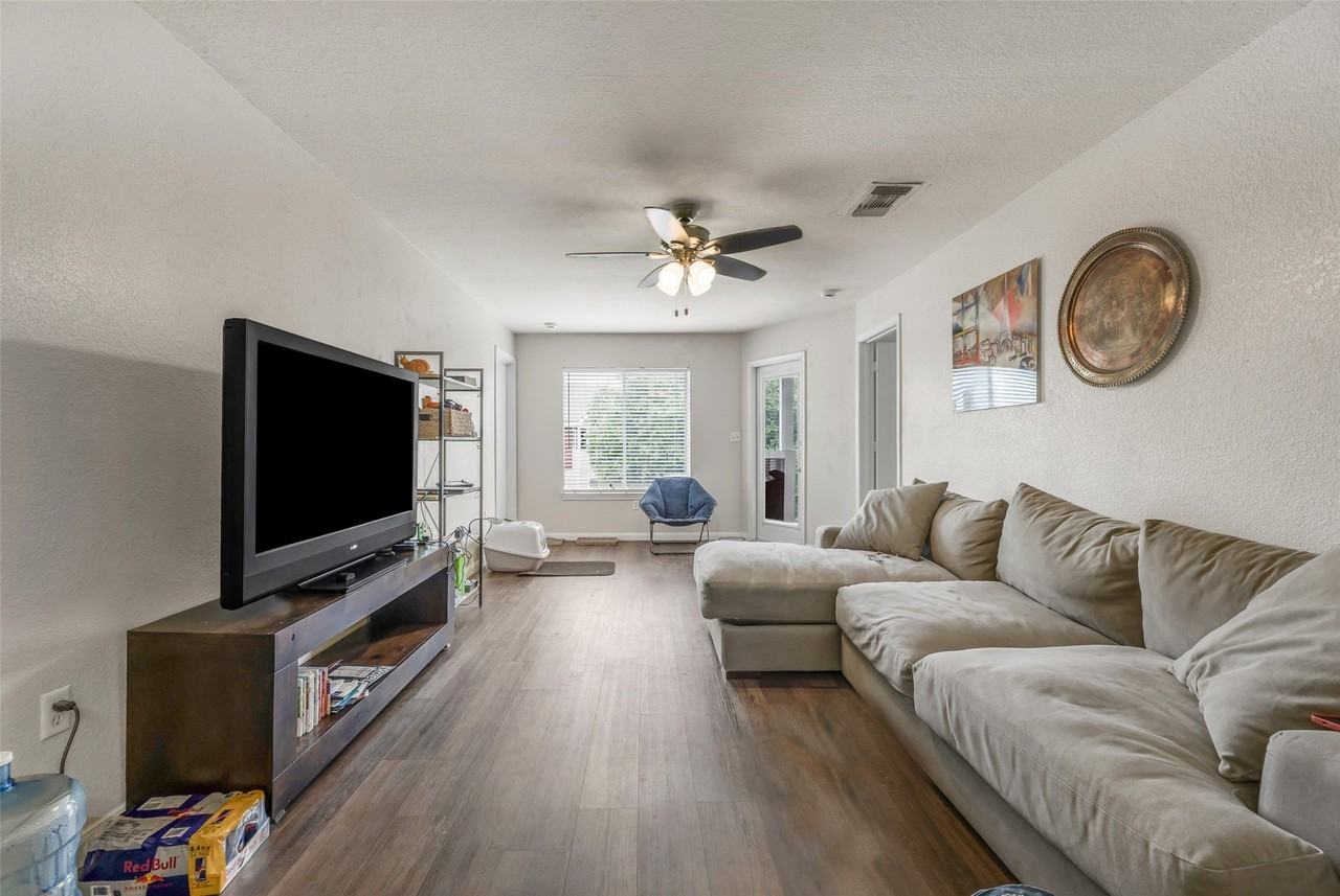 527 Southwest Pkwy #303 - Photo 6 of 22