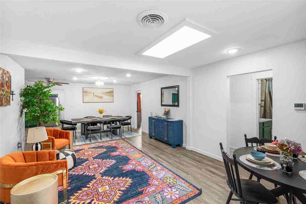 2601 N Willis St - Photo 7 of 32
