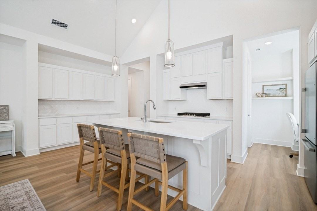 1046 Bearing St - Photo 5 of 30