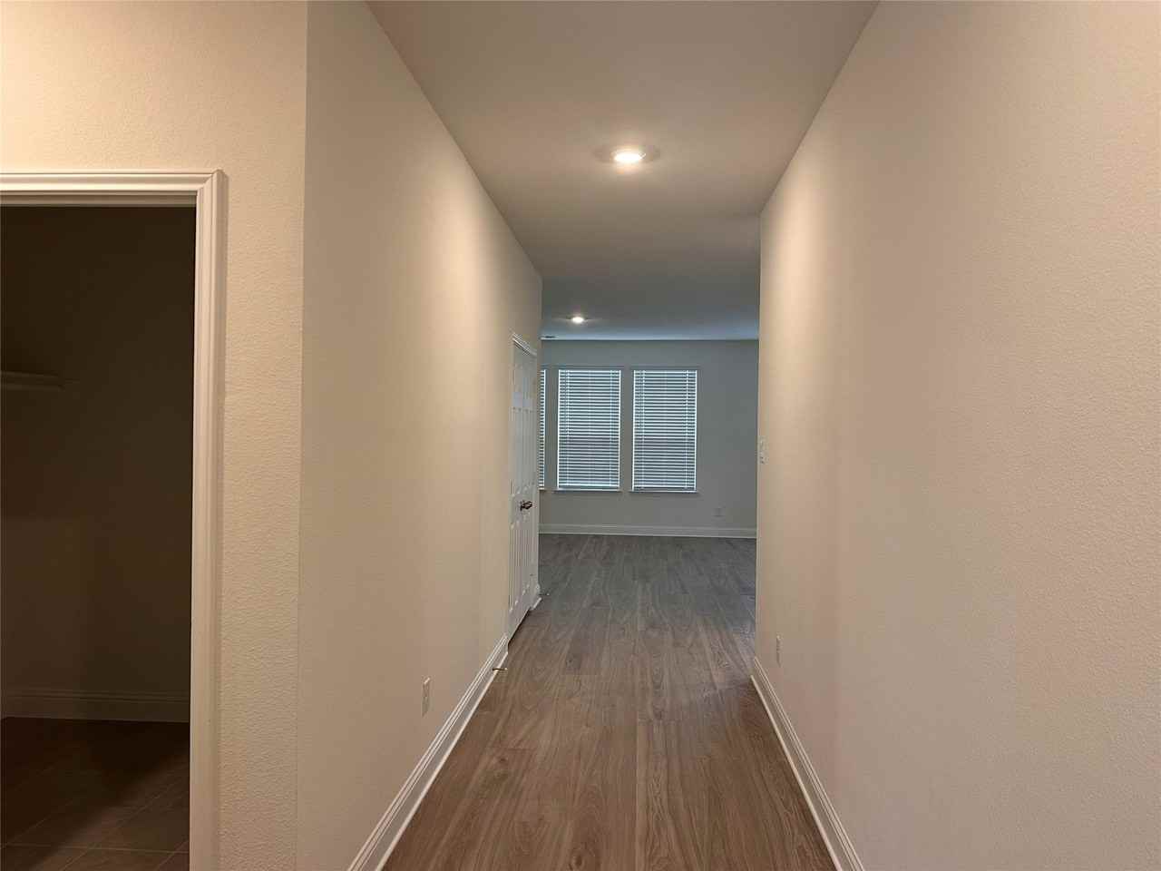 649 Saxony Dr - Photo 2 of 8
