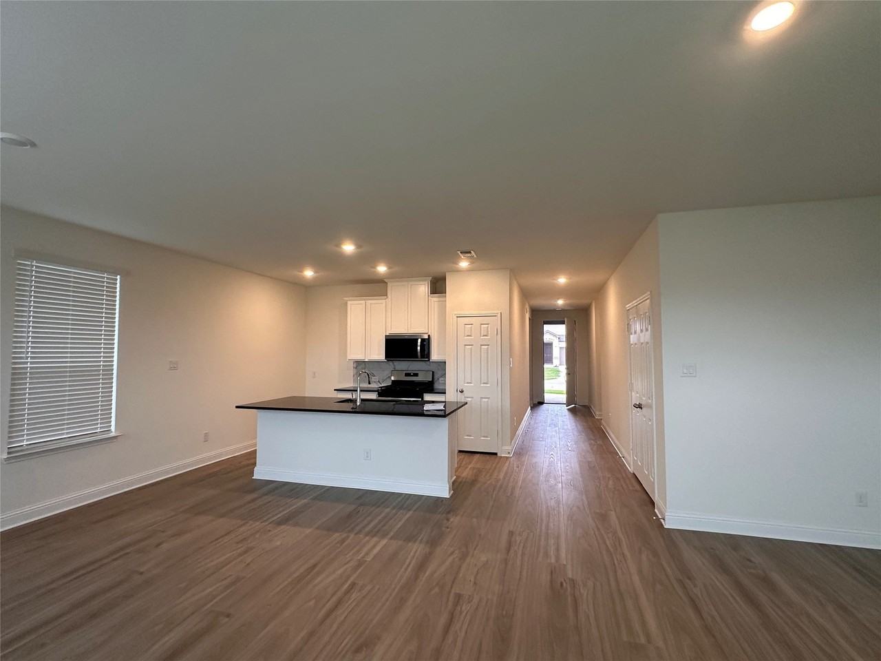 649 Saxony Dr - Photo 4 of 8