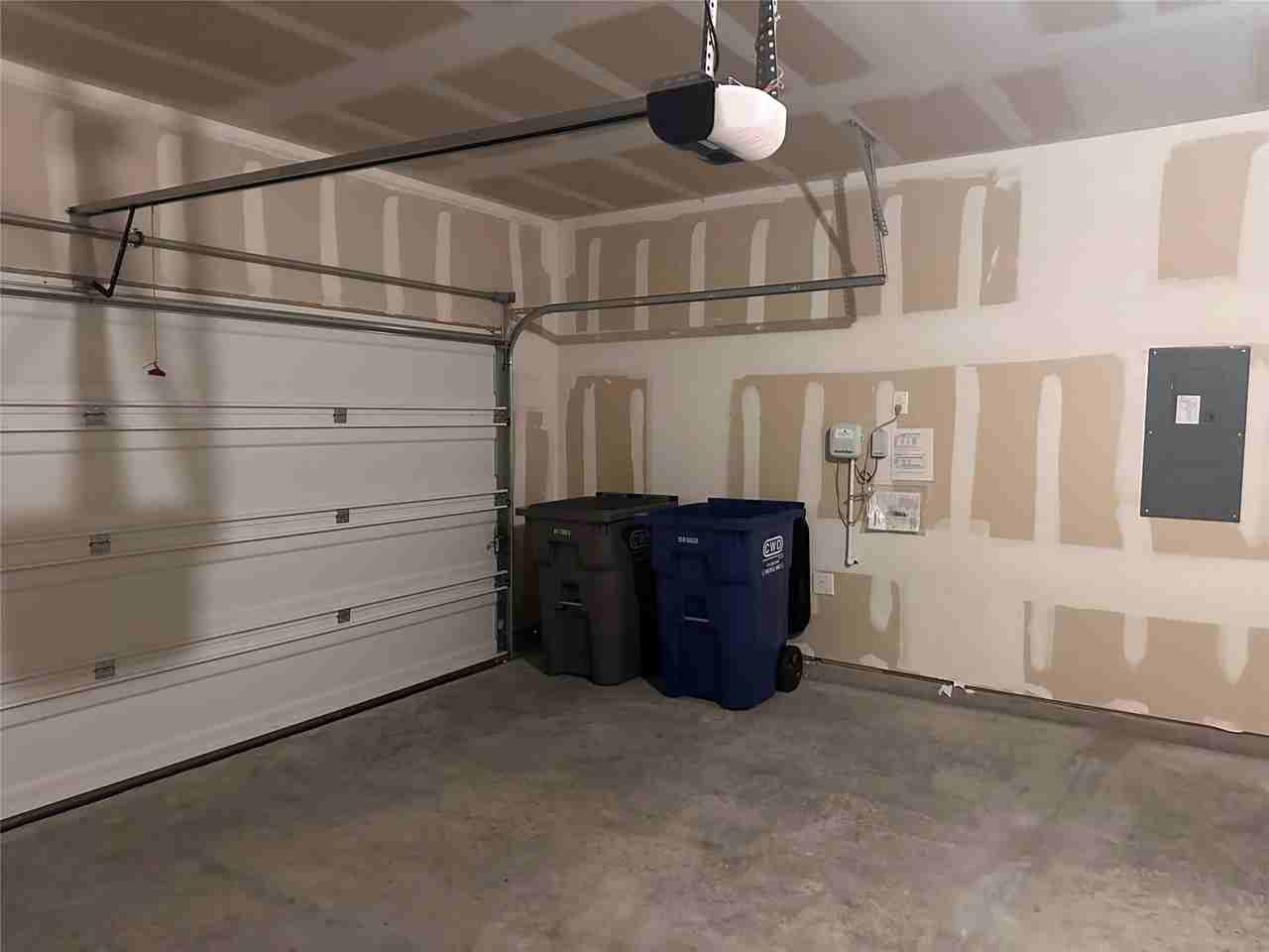 649 Saxony Dr - Photo 7 of 8