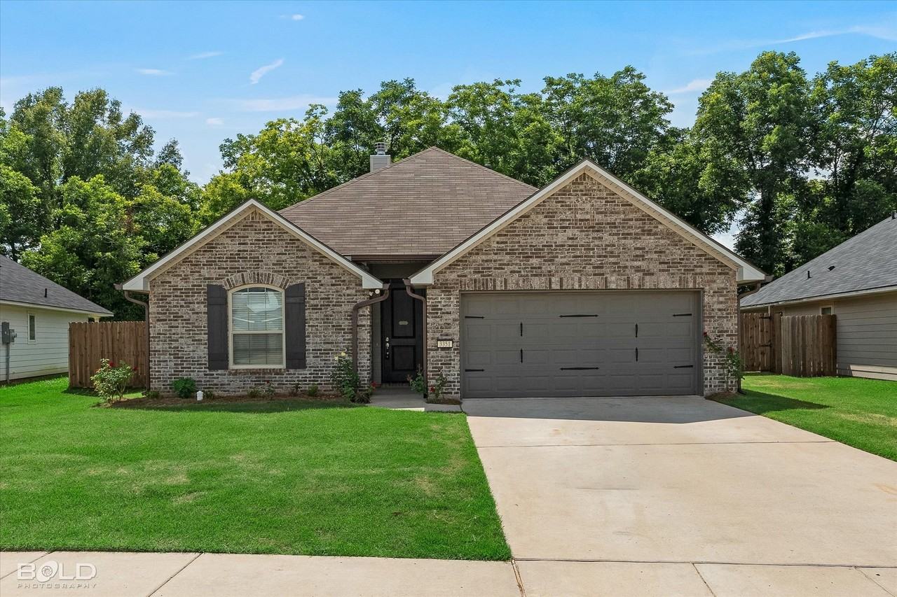 3351 Grand Lake Dr - Photo 2 of 37