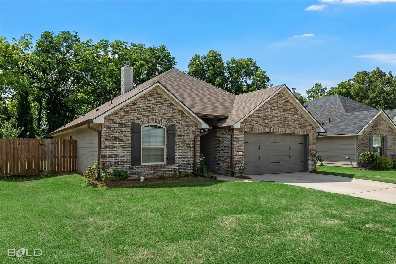 3351 Grand Lake Dr - Photo 3 of 37