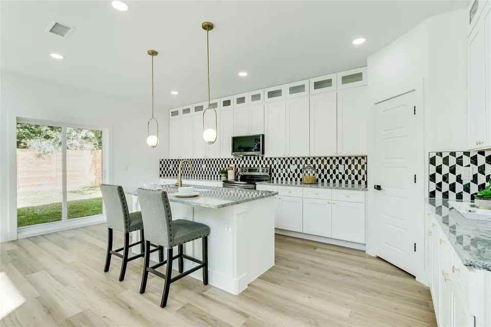 4023 Abilene St - Photo 5 of 27
