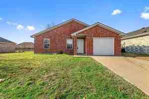 featured image of 1716 Manor Garden Curv