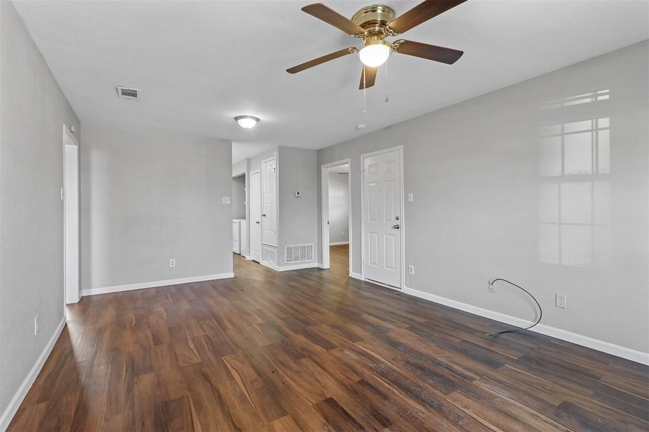 1716 Manor Garden Curv - Photo 5 of 16