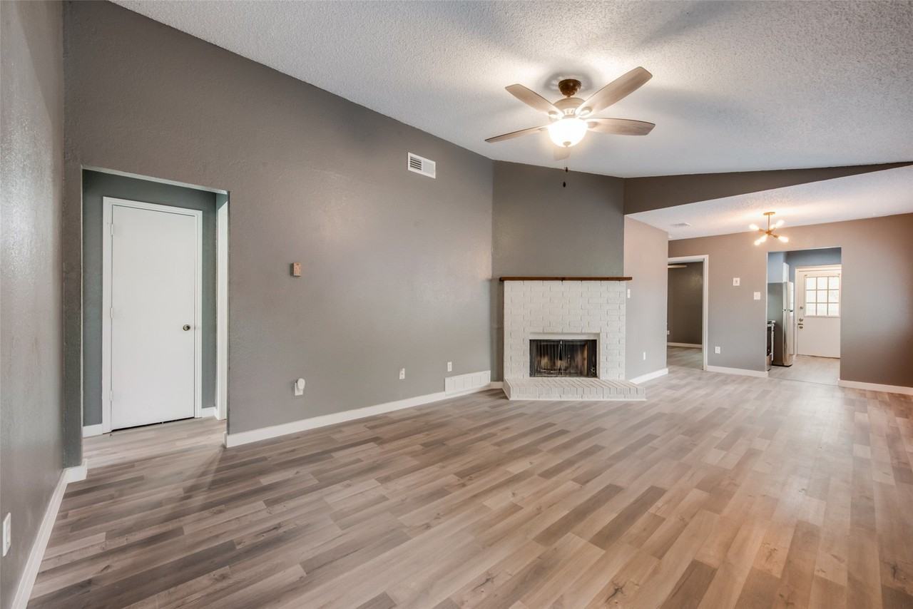 4919 Geddes Ave - Photo 4 of 19