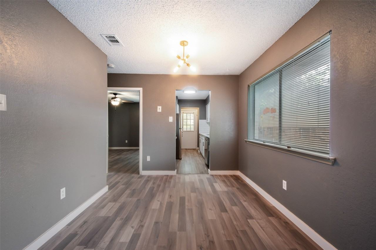 4919 Geddes Ave - Photo 5 of 19