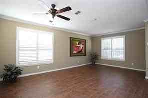 5800 Charleston Dr - Photo 4 of 28