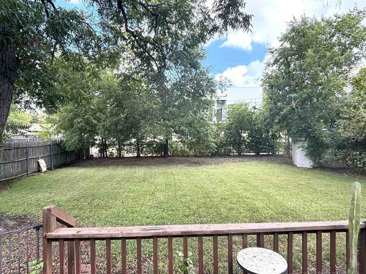 3835 Hawick Ln - Photo 4 of 9