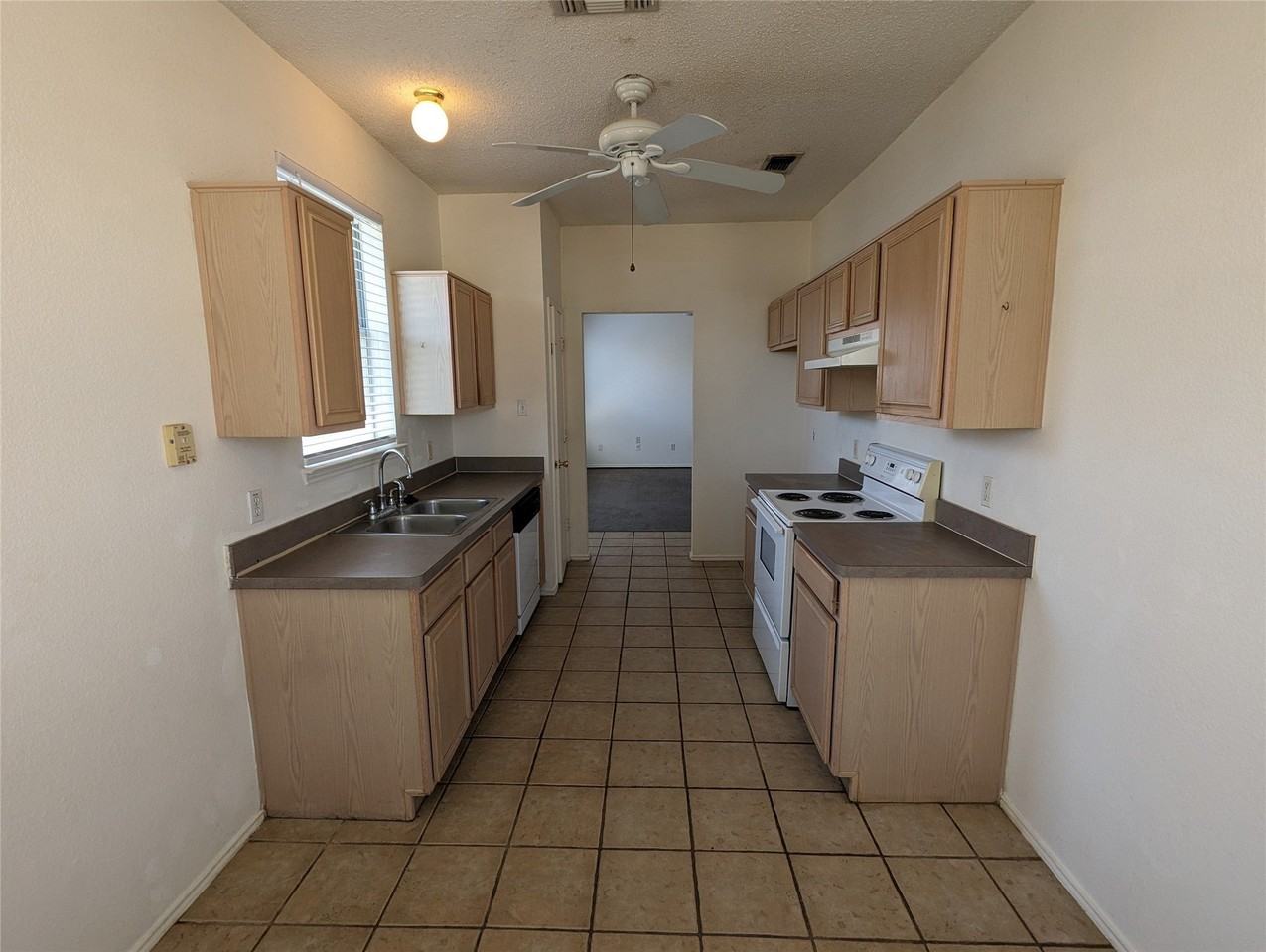 6367 Stonewater Bend Trl - Photo 5 of 14